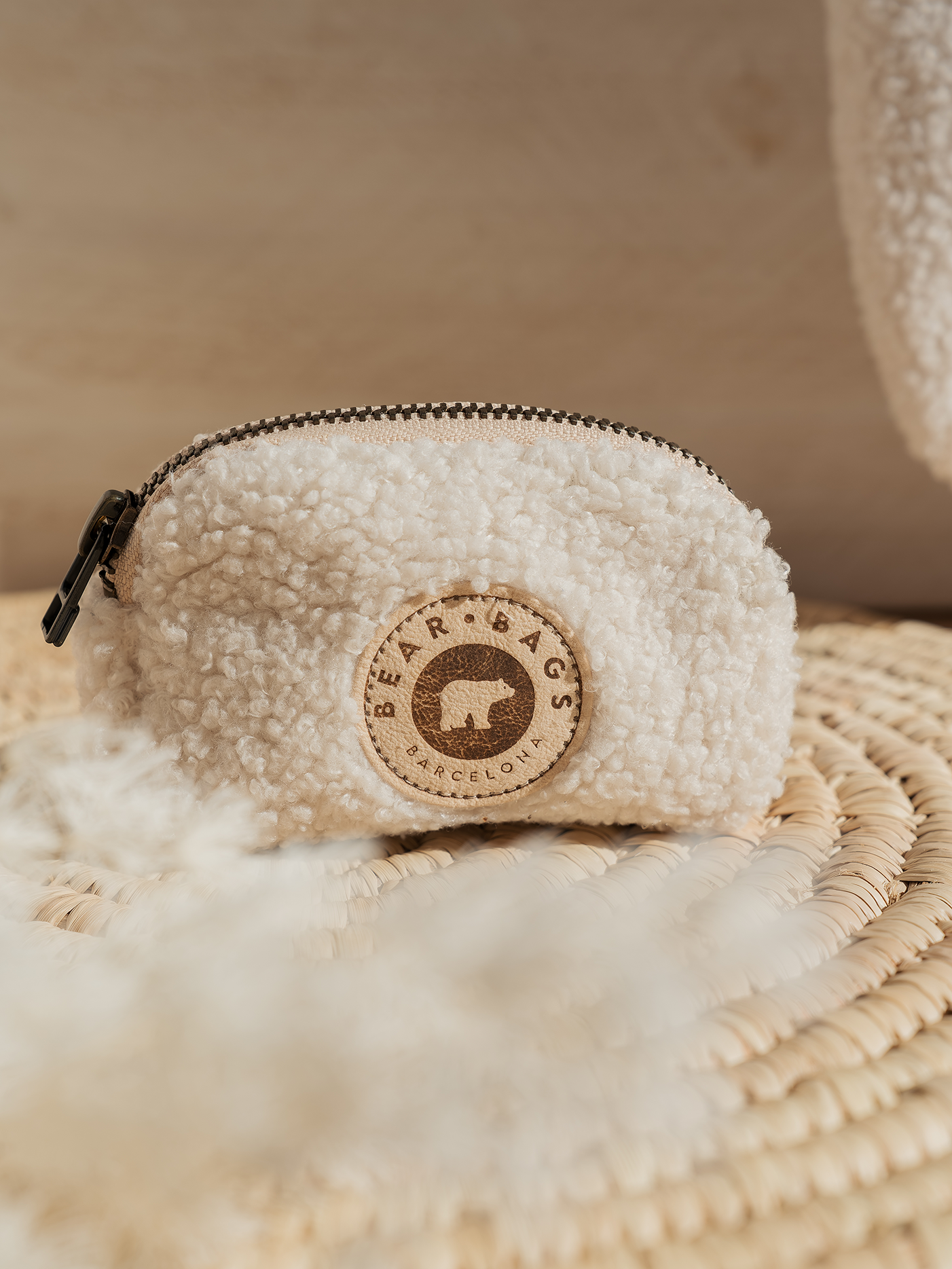 WHITE SHERPA WALLET